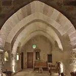 Aren Cave And Art Gallery 酒店