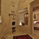 Aren Cave And Art Gallery 2*