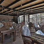 酒店 Aren Cave And Art Gallery 2*