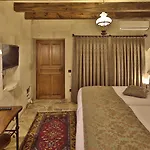 Aren Cave And Art Gallery 酒店