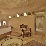Aren Cave And Art Gallery Hotel