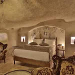 Aren Cave And Art Gallery Hotel