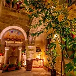 Aren Cave And Art Gallery