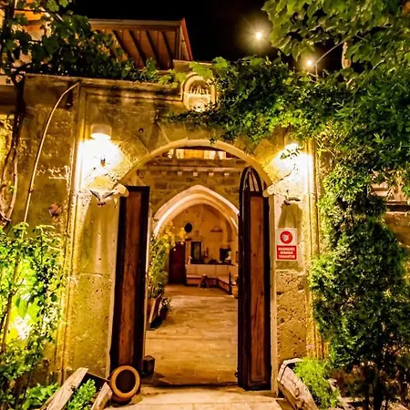 Aren Cave And Art Gallery Hotell 2*