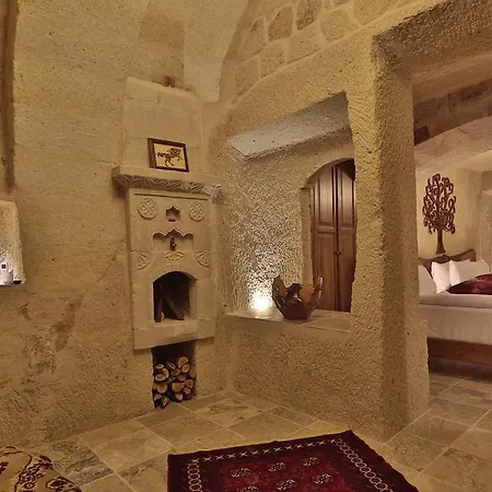 Aren Cave And Art Gallery 2*