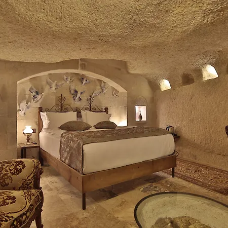 Aren Cave And Art Gallery Γκόρεμε