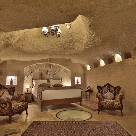Aren Cave And Art Gallery Γκόρεμε