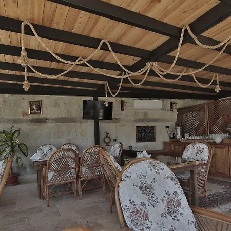 Aren Cave And Art Gallery 酒店