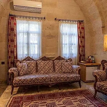 Aren Cave And Art Gallery Hotel 2*