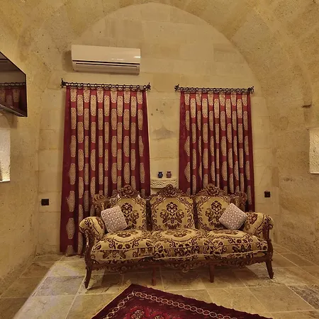 Aren Cave And Art Gallery 2*