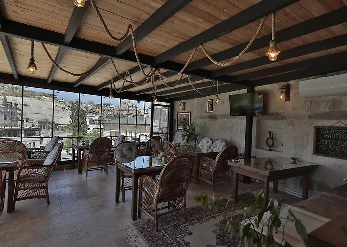 Aren Cave And Art Gallery 2*