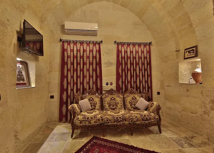 Aren Cave And Art Gallery 2*